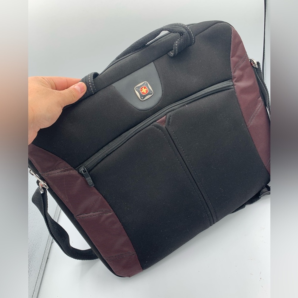 VICTORINOX Swiss Gear 15" Laptop Bag Soft Briefcase Should Strap Case